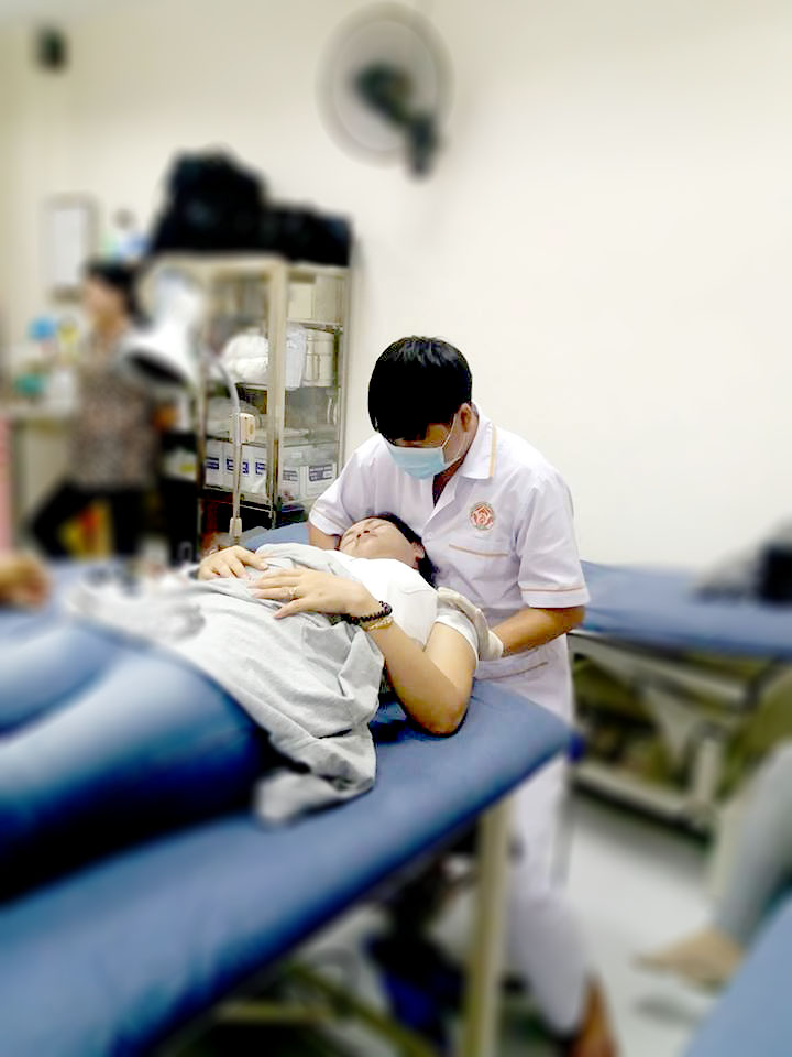 Vật lý trí liệu cho người bị rối loạn giấc ngủ, đau đầu - chóng mặt